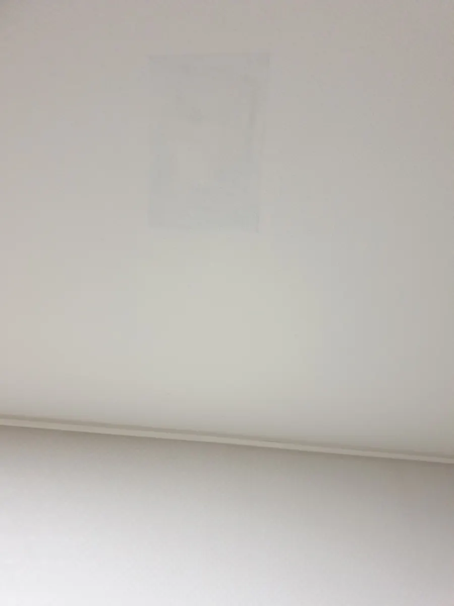 천장 벽지 보수 시공 사진 — 벽지복구